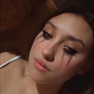 Meet your Posher, Violet